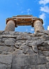 Prachtvolle Säulen in seltener Perspektive im Apollontempel
