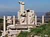 Das Memmius Denkmal wurde zu Ehren von Sullas Enkel Memmius im 1. Jhdt. n.Chr. errichtet.