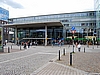 Der Haupteingang und der Vorplatz: Freiburg Hauptbahnhof
