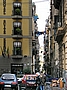 Nebenstraße in Neapel mit typischem Kolorit: Müll und Wäscheleinen