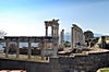 Pergamon: Trajaneum. Die Säulen des Trajan-Tempels
