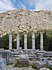 Athena-Tempel, Priene. Auf dem Felsklotz dahinter stand einst die Akropolis.