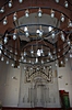 Innenraum und Gebetsnische der Isa Bey Moschee