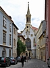 Ein schönes Ensemble in Sopron: Die Zeughausgasse und die Ursulinerkirche