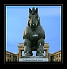 Fernando Botero: Horse am Brandenburger Tor, Berlin