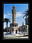 Uhrturm und Moschee in Izmir, Türkei