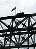 Unter fachkundiger Leitung kann man Sydneys Harbour-Brücke über den obersten Bogen bewandern