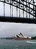 Sydney Opera überdeckt von der Harbour Bridge