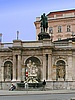 Wien, Albertina mit Denkmal und Brunnen
