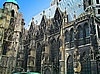 Stephansdom Seitenansicht. Der Dom ist - im Gegensatz zu vielen deutschen Kirchen - wirklich gotisch. Vollendung des Turms 1433